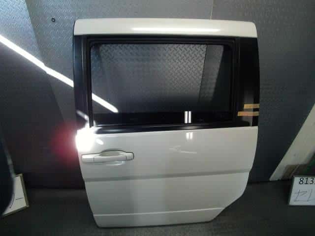 Rear Left Door Assembly NISSAN Serena 2000 GF-PNC24 — photo 2