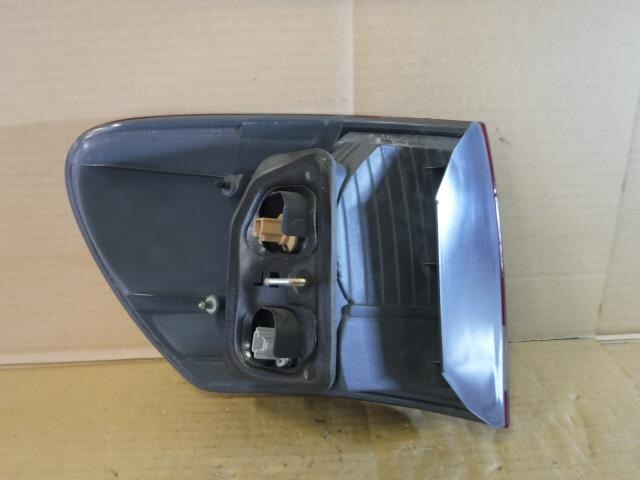 Right Tail Light TOYOTA Ipsum 2001 TA-ACM26 — photo 4