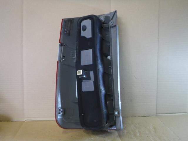 Right Tail Light TOYOTA Noah 2007 DBA-AZR65 — photo 5