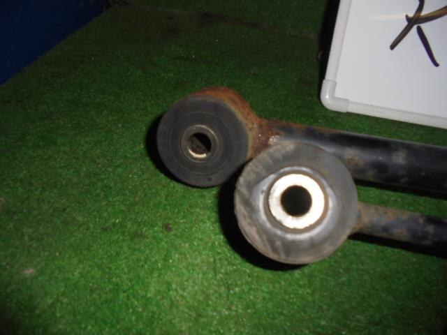 Rear Right Lower Control Arm TOYOTA Porte 2009 CBA-NNP15 — photo 3
