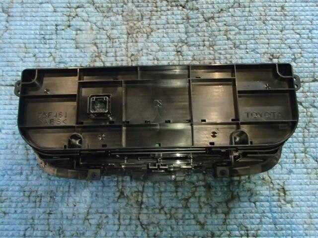 A/C Control Panel TOYOTA Corolla Axio 2015 DBA-NZE164 — photo 2