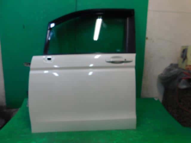 Front Left Door Assembly HONDA Step Wagon 2010 DBA-RK1 — photo 1