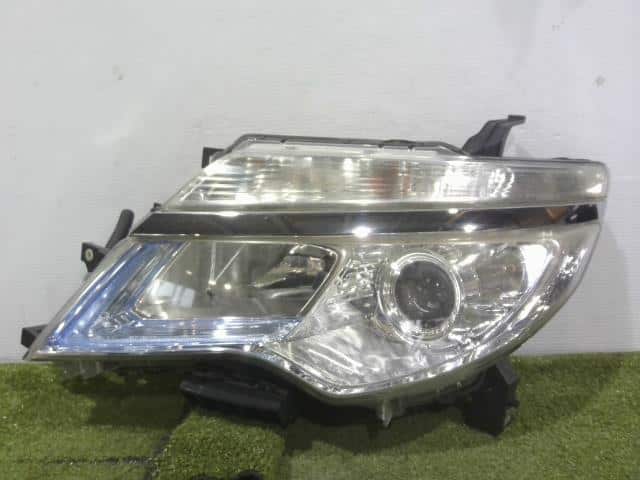 Left Headlight NISSAN Serena 2015 DAA-HFC26 — photo 4