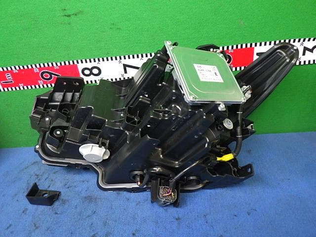 Right Headlight MAZDA 3DA-BP8P — photo 6