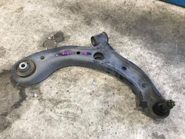 Front Right Lower Control Arm HONDA N box+ 2013 DBA-JF1 — photo 1