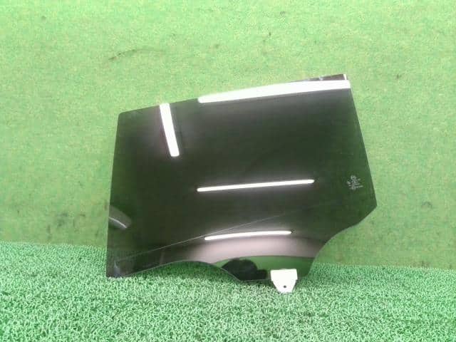 Rear Left Door Windshield MAZDA Atenza 2013 DBA-GJ5FW GHR173510A — photo 1