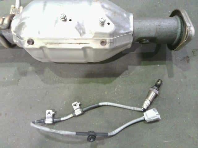 Exhaust Center Muffler MAZDA Atenza 2013 DBA-GJ5FW PY102055X — photo 4