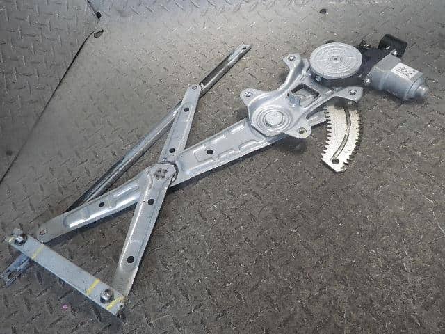 Front Right Door Regulator NISSAN Note 2012 DBA-E12 — photo 2