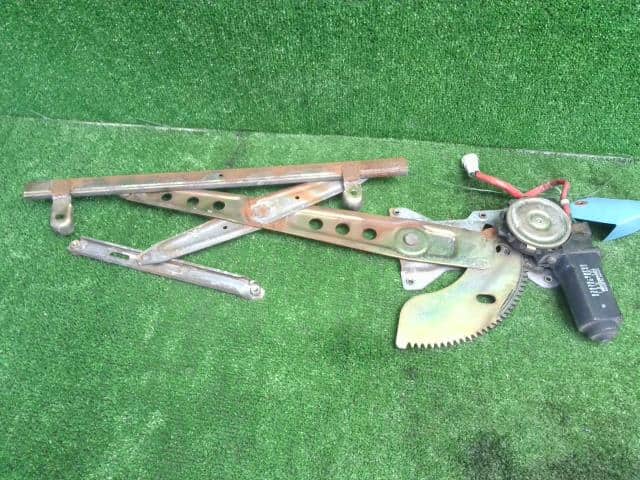 Front Left Door Regulator SUZUKI Cappuccino 1992 E-EA11R 8340280F00 — photo 2