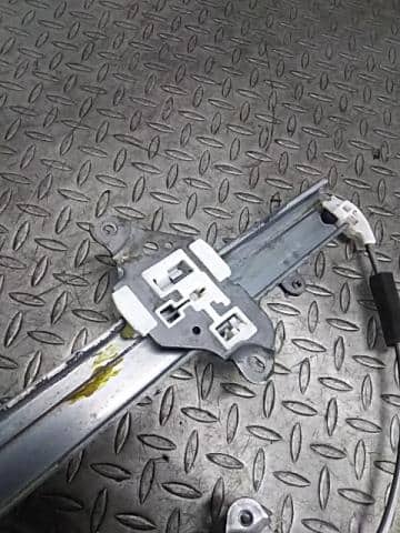Front Left Door Regulator MITSUBISHI Lancer Cargo 2011 DBF-CVZNY12 — photo 3