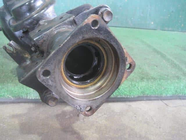 Rear Differential Housing Case SUZUKI Jimny 1996 E-JA22W 4651082CA0 — photo 6