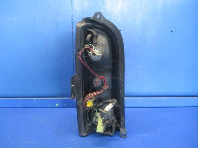 Right Tail Light SUZUKI Every 2002 GH-DA62W 3565063H00 — photo 3