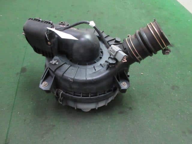 Air Cleaner Assembly MAZDA BONGO 2005 KQ-SKF2V — photo 1