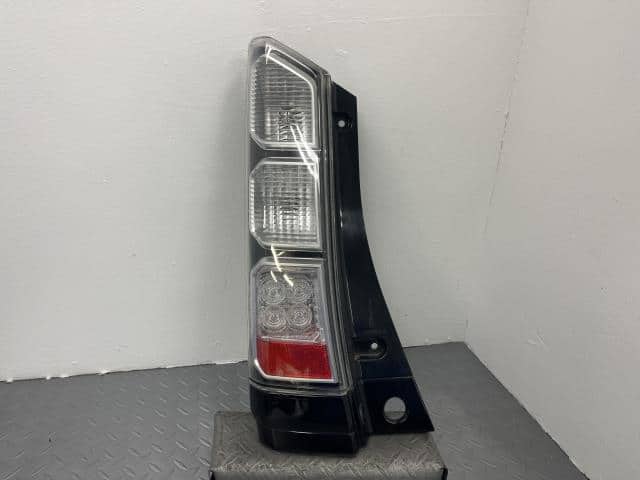 Left Tail Light HONDA N BOX 2012 DBA-JF1 33551TY0J01 — photo 1