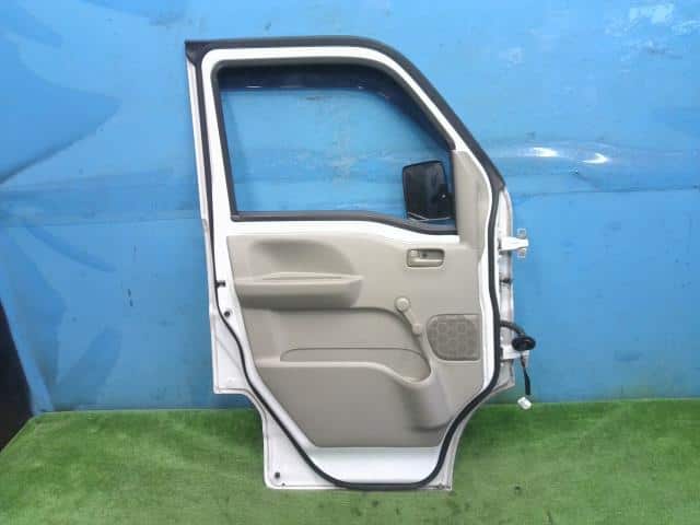 Front Left Door Assembly NISSAN Nv100 clipper 2018 HBD-DR17 — photo 2
