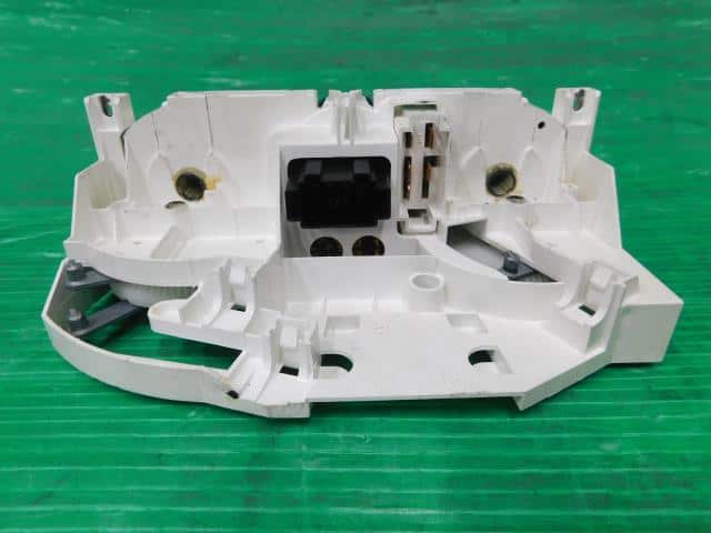 A/C Control Panel VOLKSWAGEN New Beetle 2008 ABA-9CBFS — photo 2
