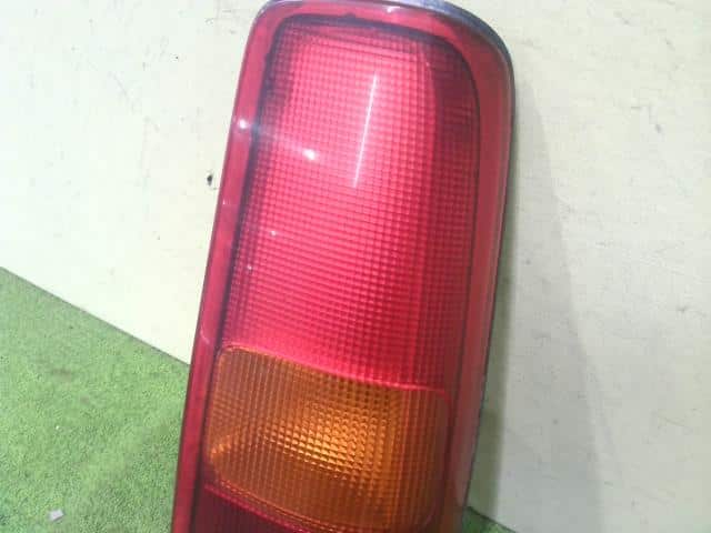 Right Tail Light SUZUKI Jimny 2014 ABA-JB23W 3565081A00 — photo 2
