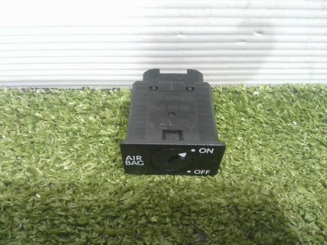 Switch VOLKSWAGEN Golf Variant 2010 DBA-1KCAV — photo 1