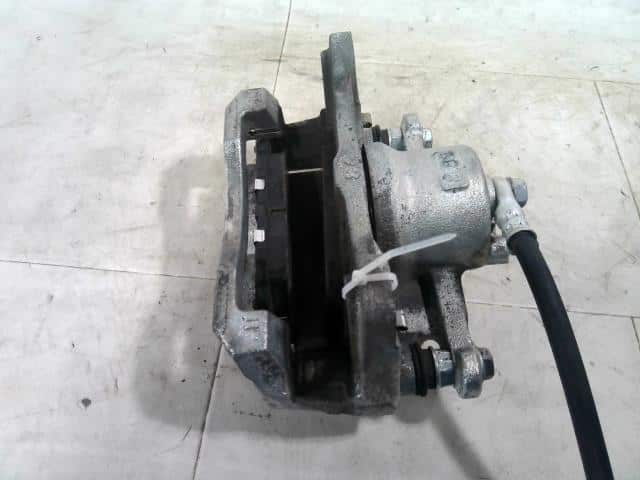 Front Right Caliper TOYOTA 2018 6AA-ZWE211H 4773012B10 — photo 3