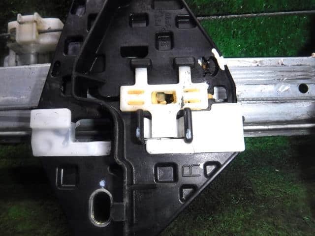 Front Right Door Regulator HONDA Zest 2007 DBA-JE1 — photo 2