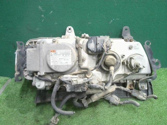 Left Headlight ISUZU Forward 2004 PB-FRR35C3S — photo 3