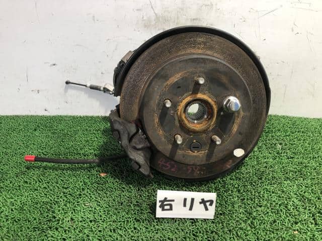 Rear Right Knuckle Hub Assembly TOYOTA Crown 2013 DAA-AWS210 4230430150 — photo 1