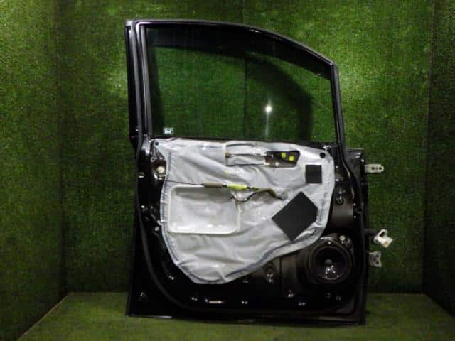 Front Left Door Assembly HONDA Step Wagon 2010 DBA-RK1 — photo 2