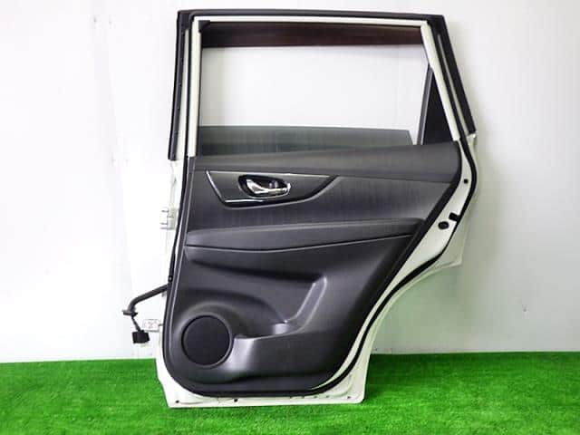 Rear Right Door Assembly NISSAN X-Trail 2015 DAA-HNT32 — photo 4