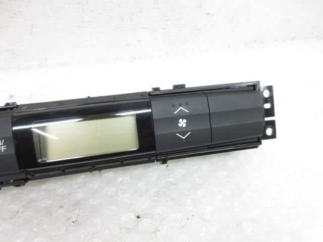 A/C Control Panel HONDA Odyssey 2014 DBA-RC1 — photo 4