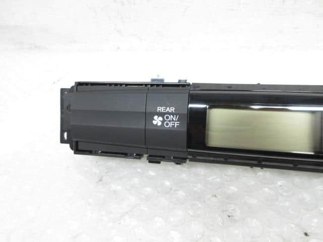 A/C Control Panel HONDA Odyssey 2014 DBA-RC1 — photo 3