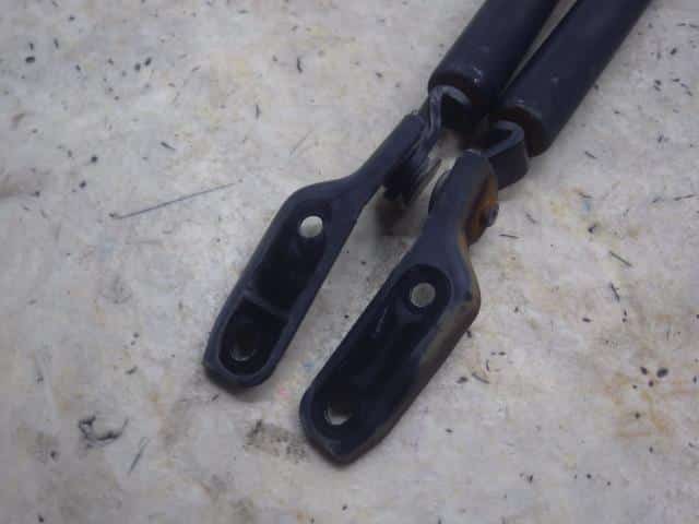 Tail Gate Damper SUBARU Sambar 2004 TA-TW1 — photo 4