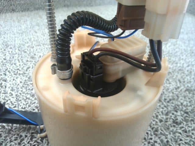 Fuel Pump NISSAN Serena 2014 DAA-HFC26 — photo 3