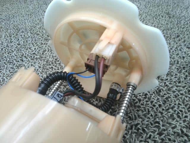 Fuel Pump NISSAN Serena 2014 DAA-HFC26 — photo 4