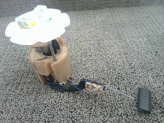Fuel Pump NISSAN Serena 2014 DAA-HFC26 — photo 1