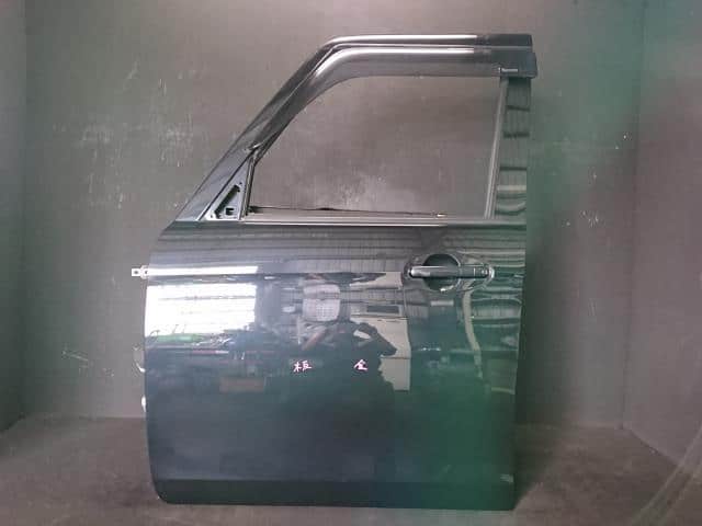Front Left Door Assembly SUZUKI Spacia 2013 DBA-MK32S 6800281M00 — photo 1