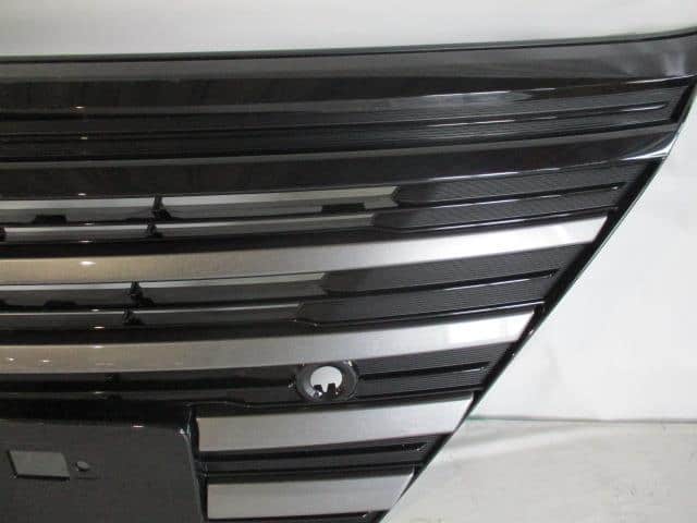 Radiator Grille NISSAN Note 2022 E13 — photo 4