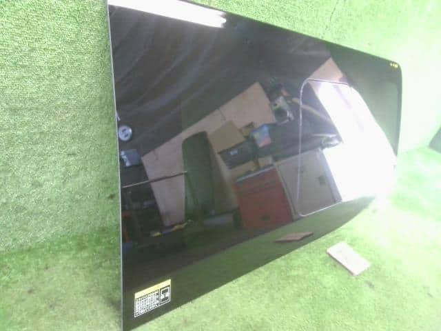 Rear Right Door Windshield NISSAN Nv350 — photo 5