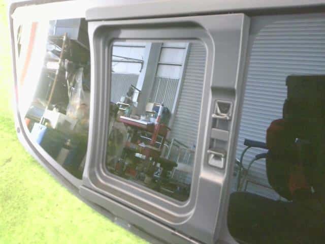 Rear Right Door Windshield NISSAN Nv350 — photo 10