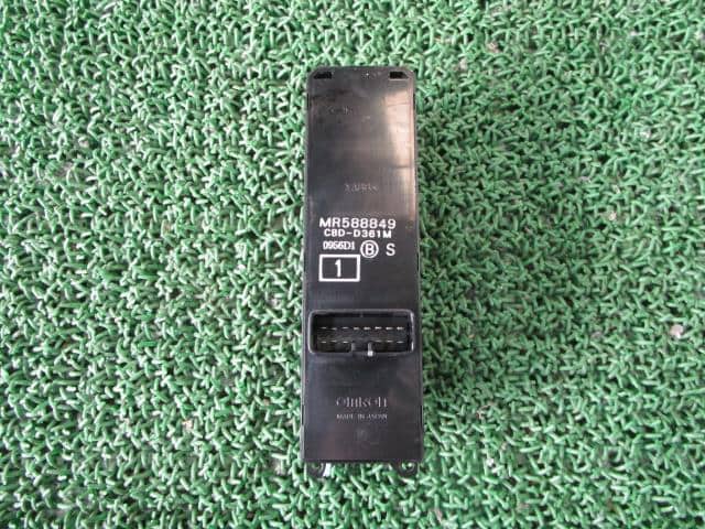 Power Window Switch NISSAN Otti 2006 DBA-H91 — photo 2