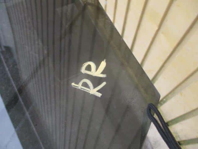Rear Right Door Windshield PEUGEOT 308 2015 ABA-T9WHN02 — photo 2