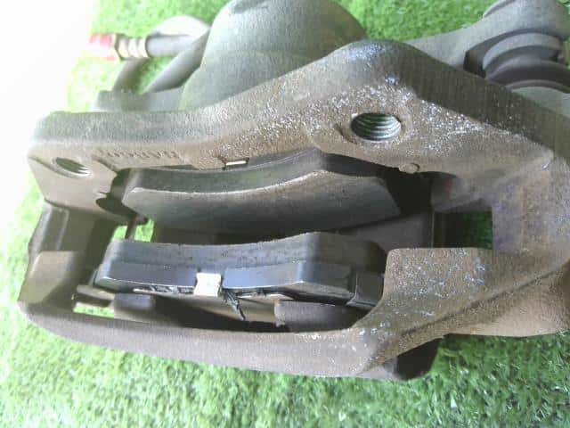 Front Right Caliper SUBARU Sambar 1999 GD-TV2 — photo 2