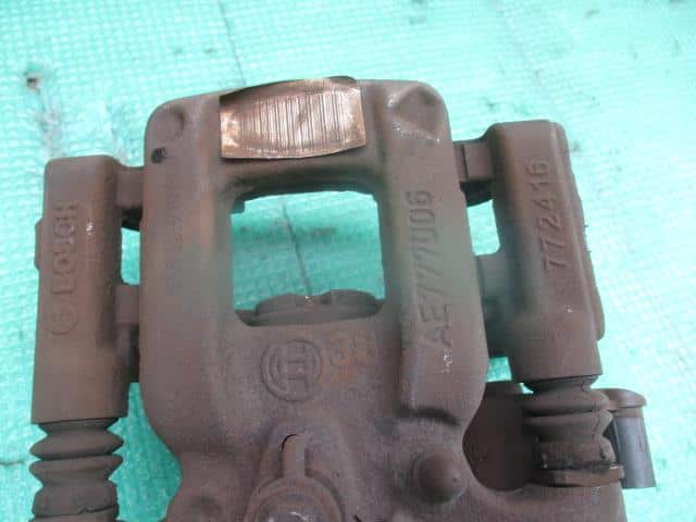 Rear Left Caliper PEUGEOT 308 2015 ABA-T9WHN02 — photo 2