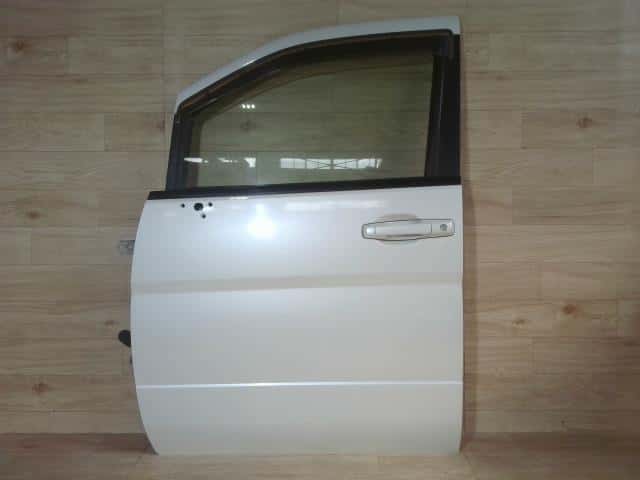 Front Left Door Assembly NISSAN Serena 2000 GF-PC24 — photo 1