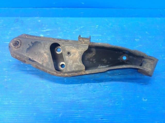 Front Right Lower Control Arm SUBARU Sambar 2005 TA-TW1 — photo 5