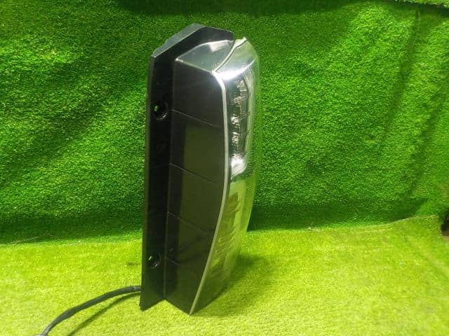 Right Tail Light DAIHATSU Tanto 2019 5BA-LA660S — photo 3