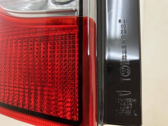 Left Tail Light DAIHATSU Move 2007 DBA-L175S — photo 4
