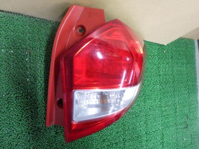 Right Tail Light SUBARU Trezia 2010 DBA-NCP120 — photo 2