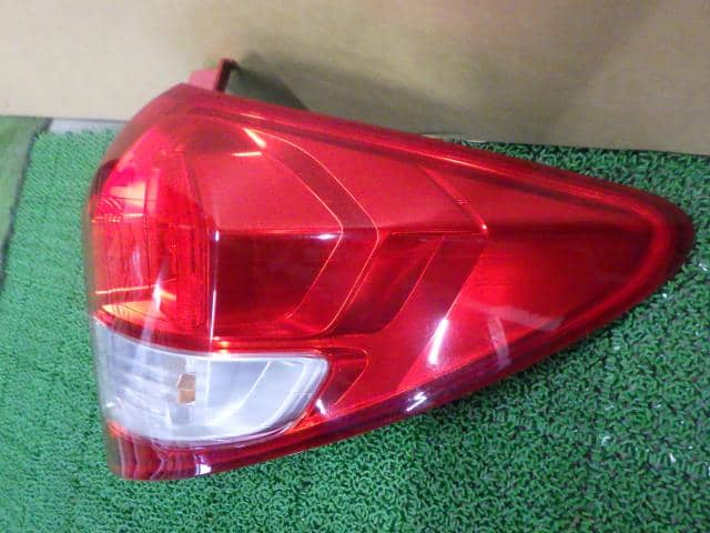 Right Tail Light SUBARU Trezia 2010 DBA-NCP120 — photo 3