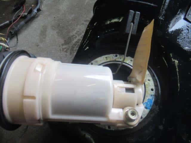 Fuel Tank TOYOTA Crown 2002 GH-JZS171 — photo 3