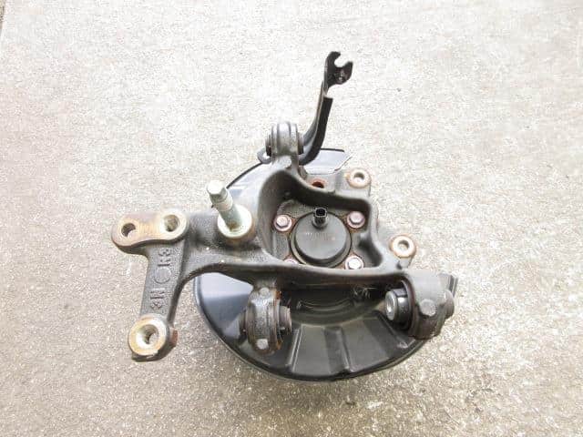 Rear Right Knuckle Hub Assembly TOYOTA Camry 2018 DAA-AXVH70 4230433050 — photo 3